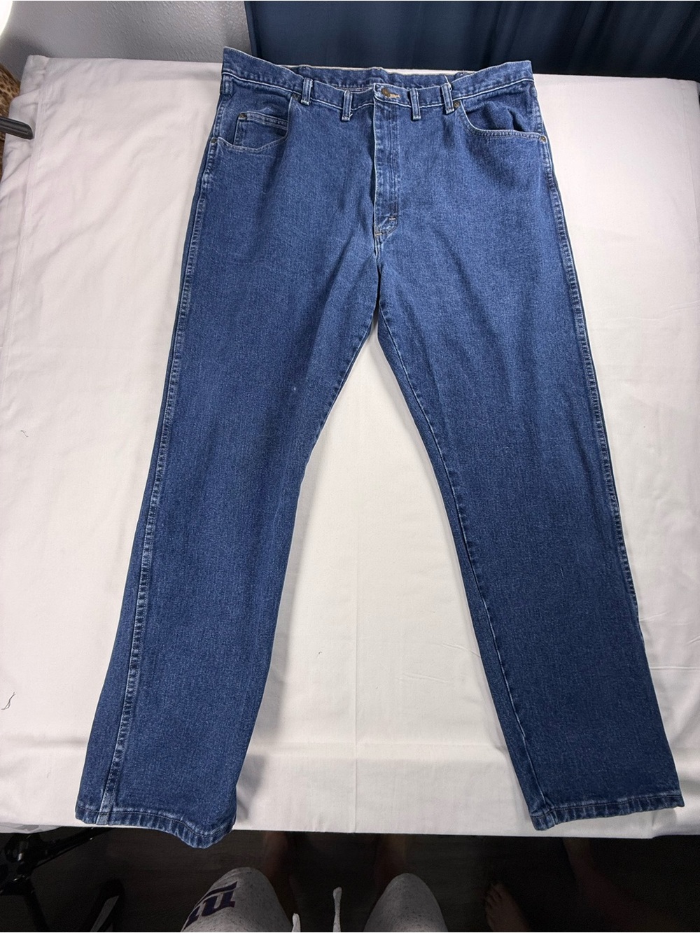 Wrangler Rugged Wear Mens Jeans 44x36 Blue Denim Straight Leg Five Pocket